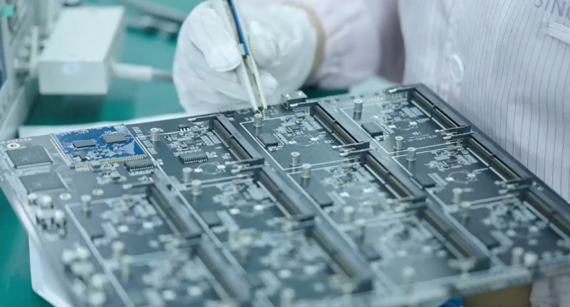Complete Guide to LED PCB：Design, Assembly, Classifications, and Applications