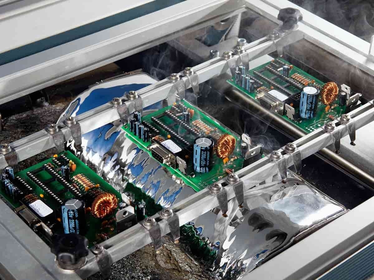 Wave Soldering in PCBA